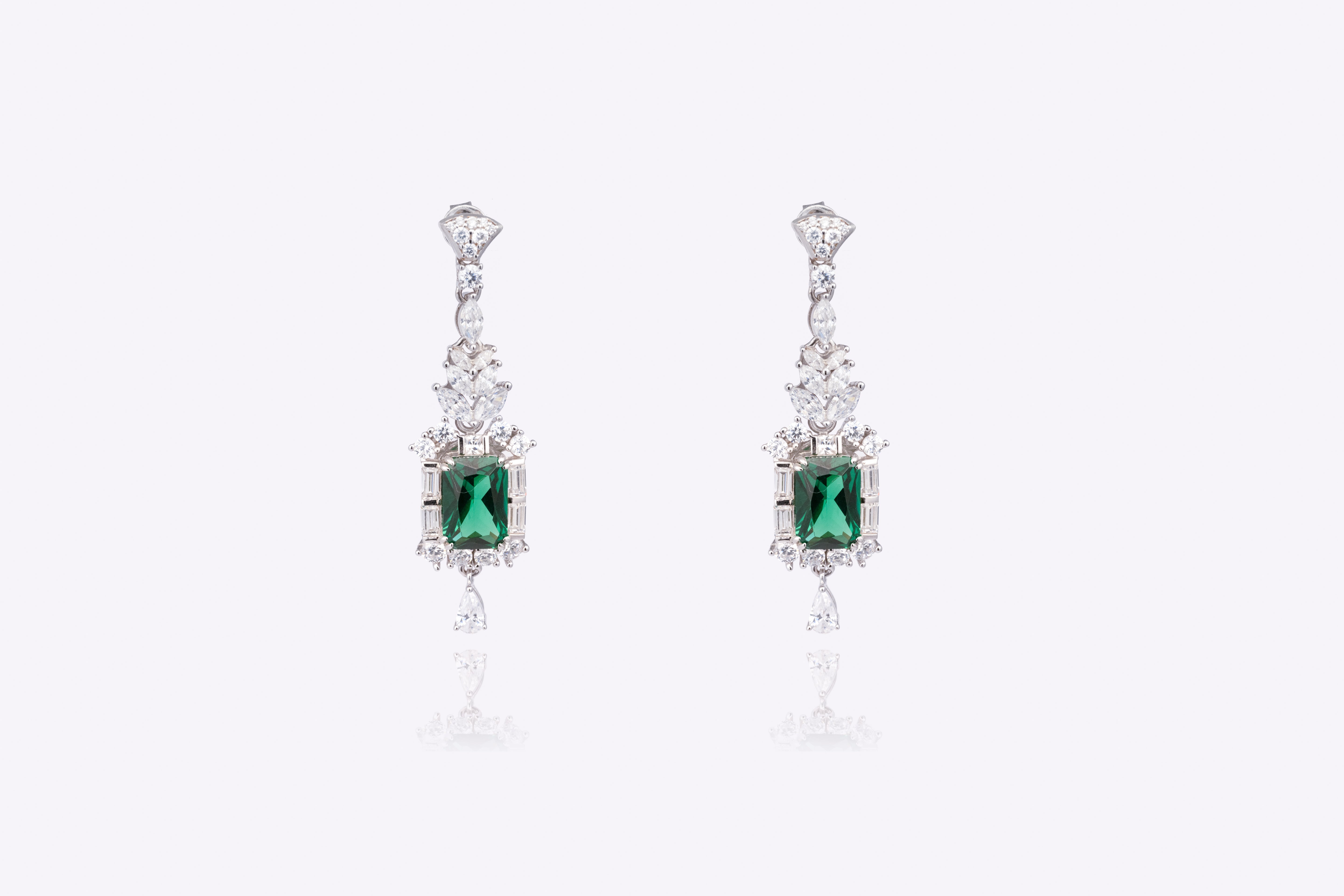 Regal Elegance: Emerald Sparkling Drop Earrings