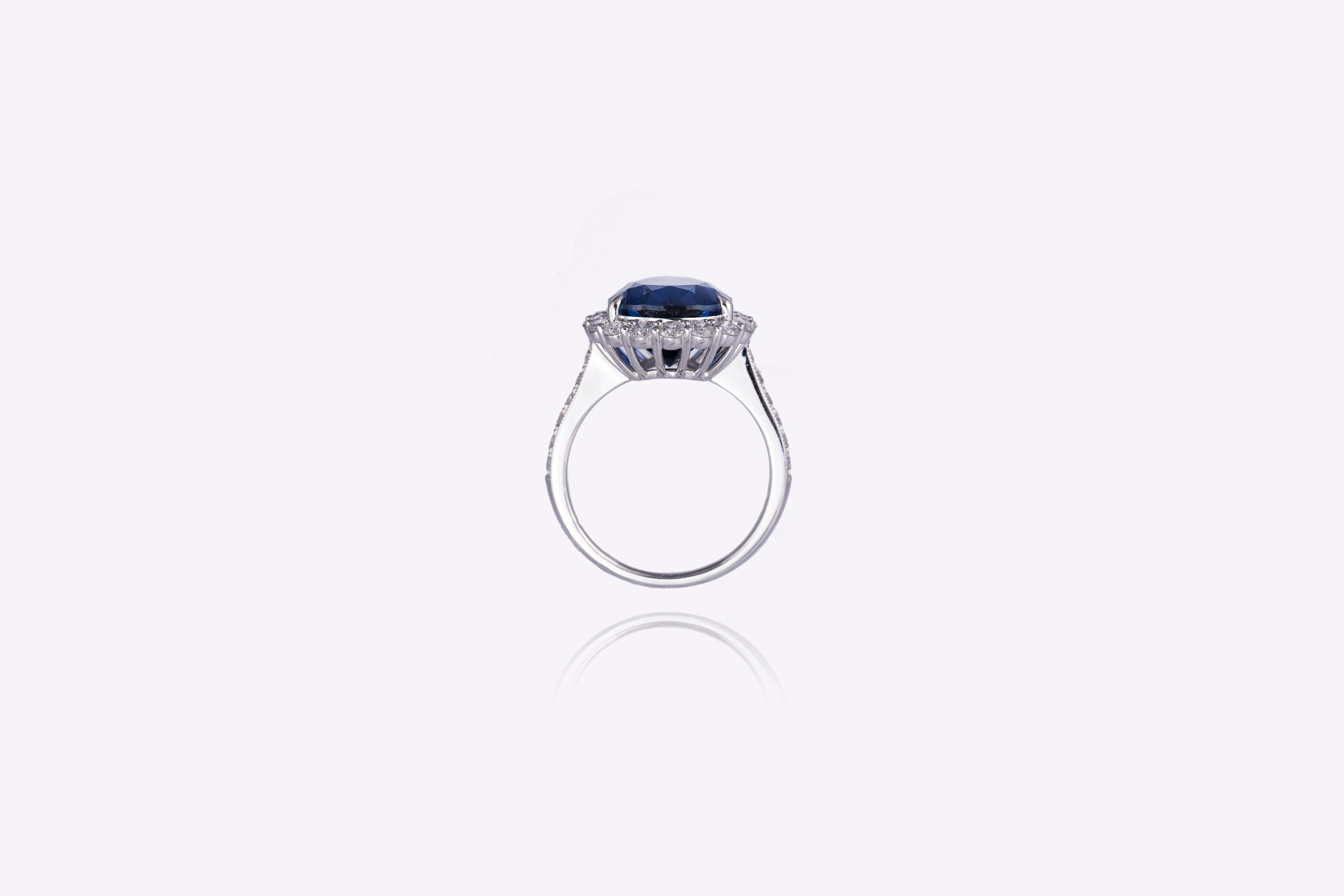 Majestic Blue: Pear-Shaped Teardrop Sapphire Ring