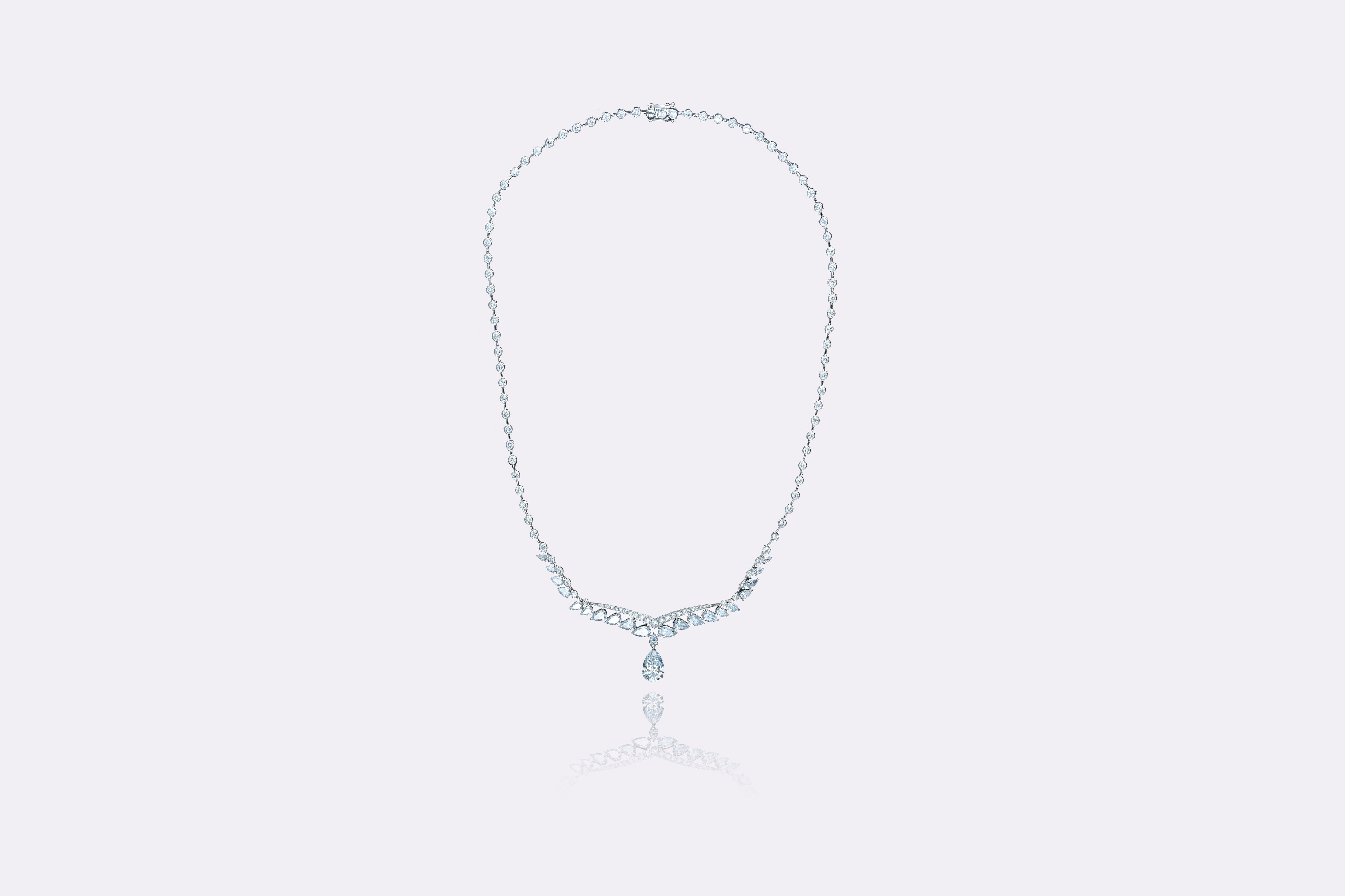 Diamond Delight: Exquisite Diamond Drop Necklace