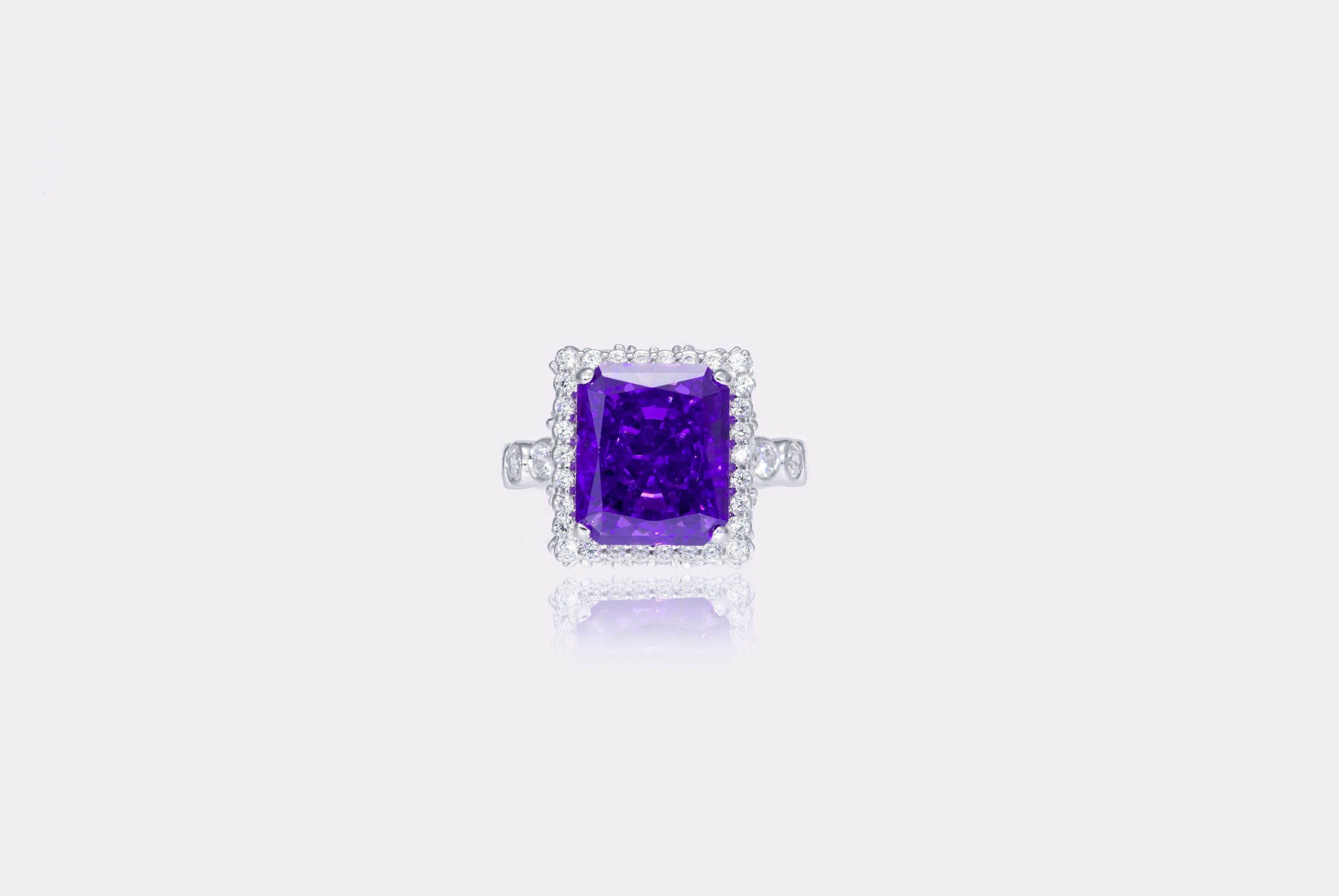 Elegant Purple Tanzanite and Diamond Ring