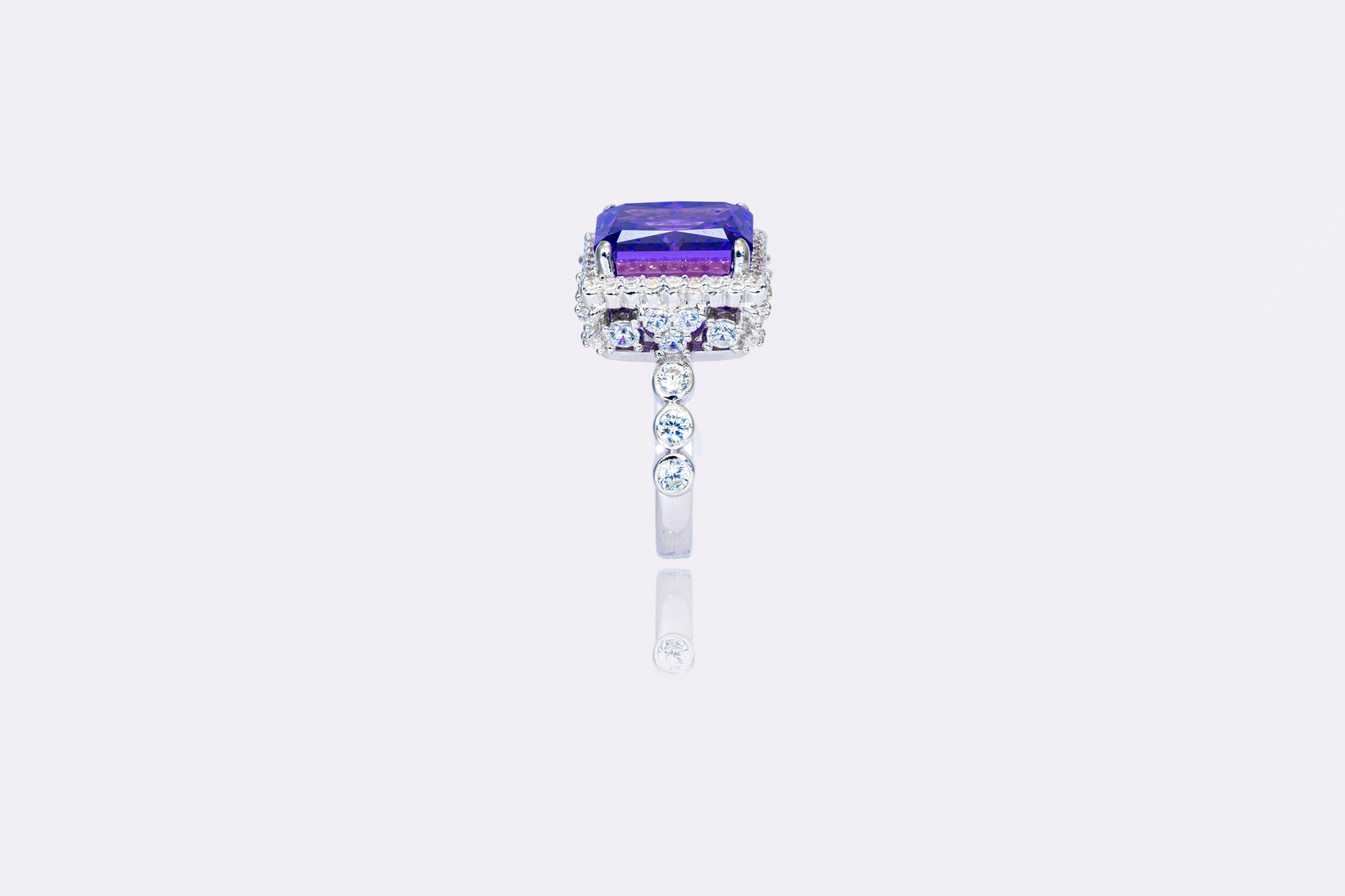 Elegant Purple Tanzanite and Diamond Ring