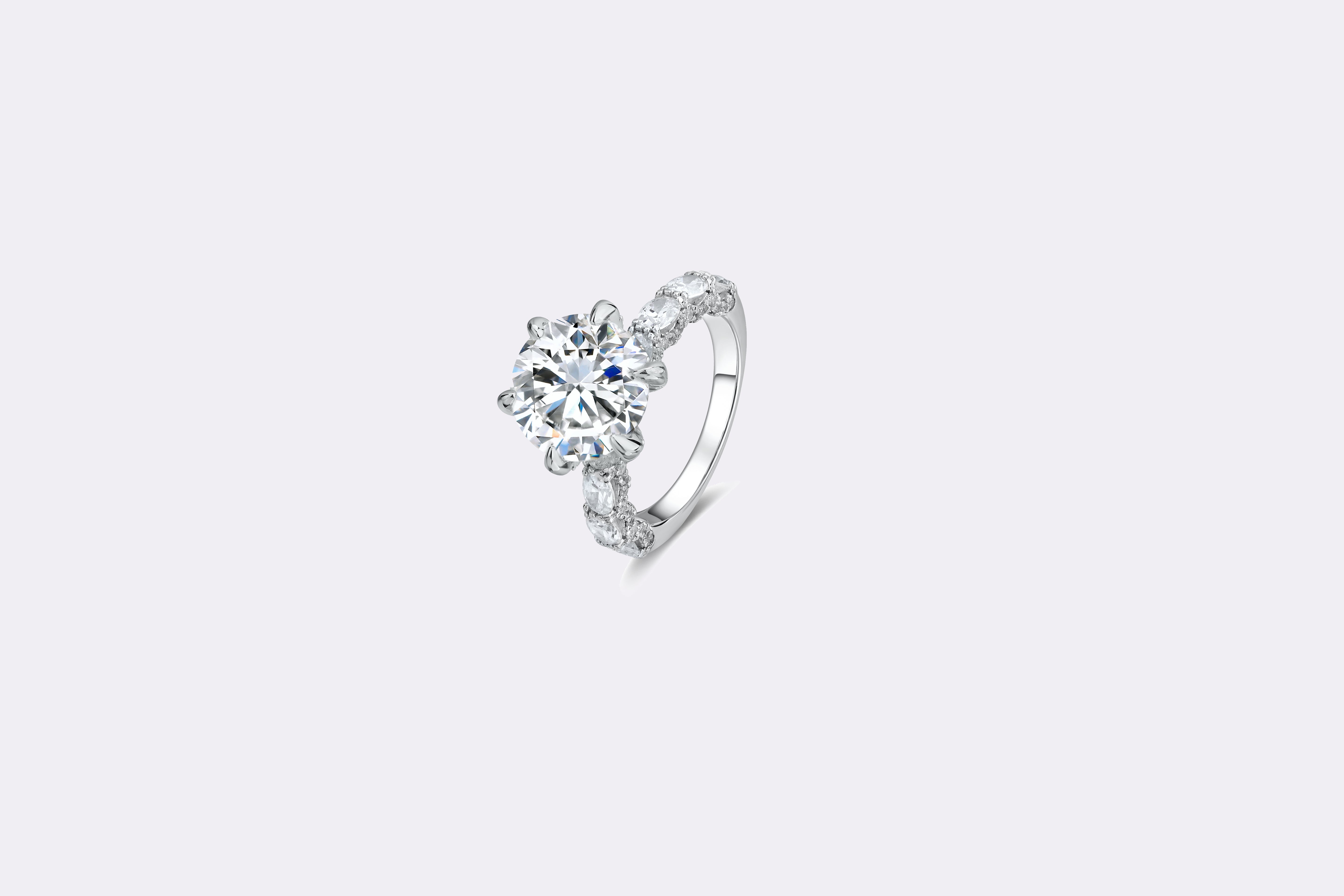 Enchanted Blossom round-cut Diamond Ring 