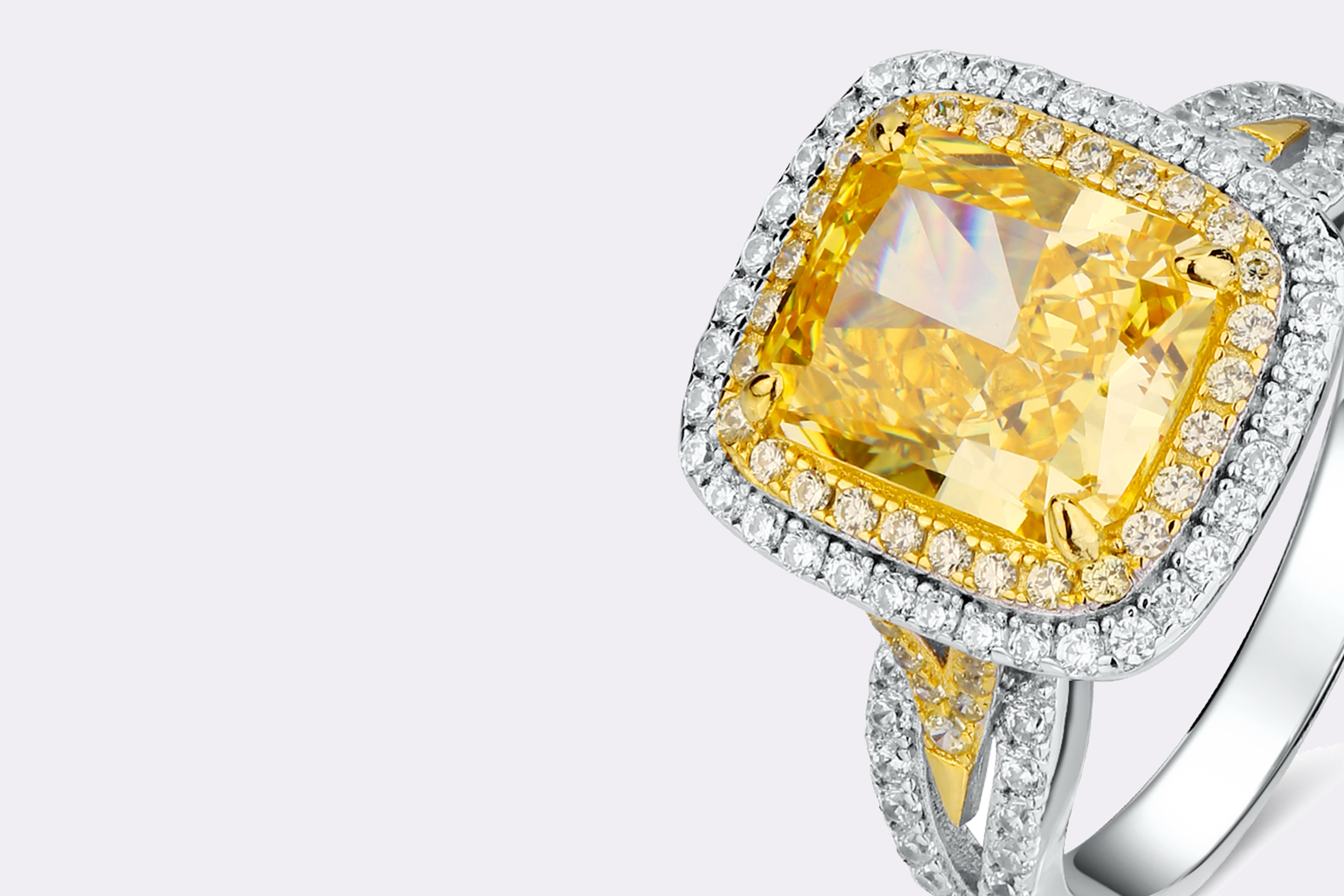 Golden Horizon Halo Diamond Ring 