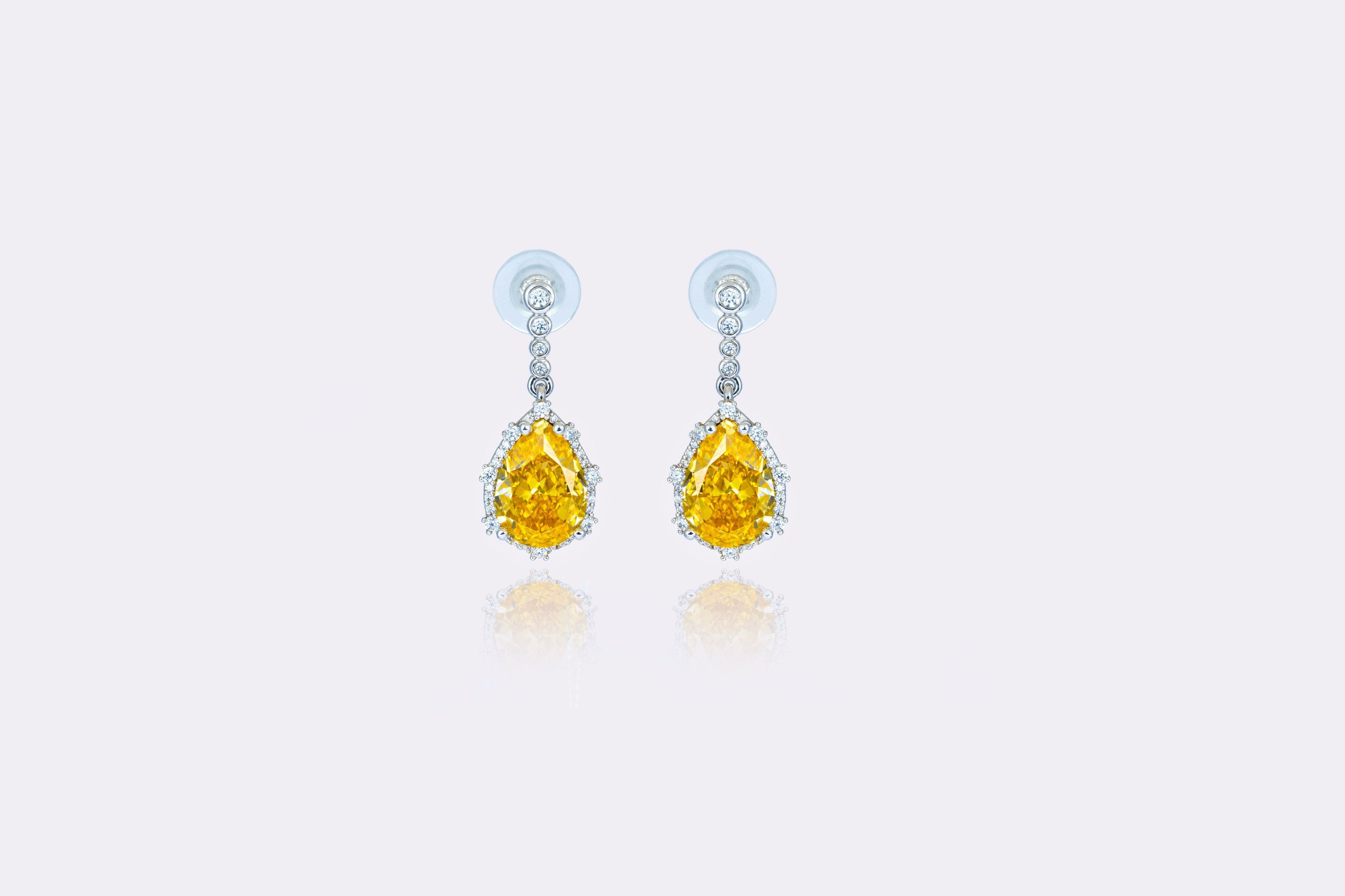 Golden Teardrop: Luxurious Yellow Diamond Earrings