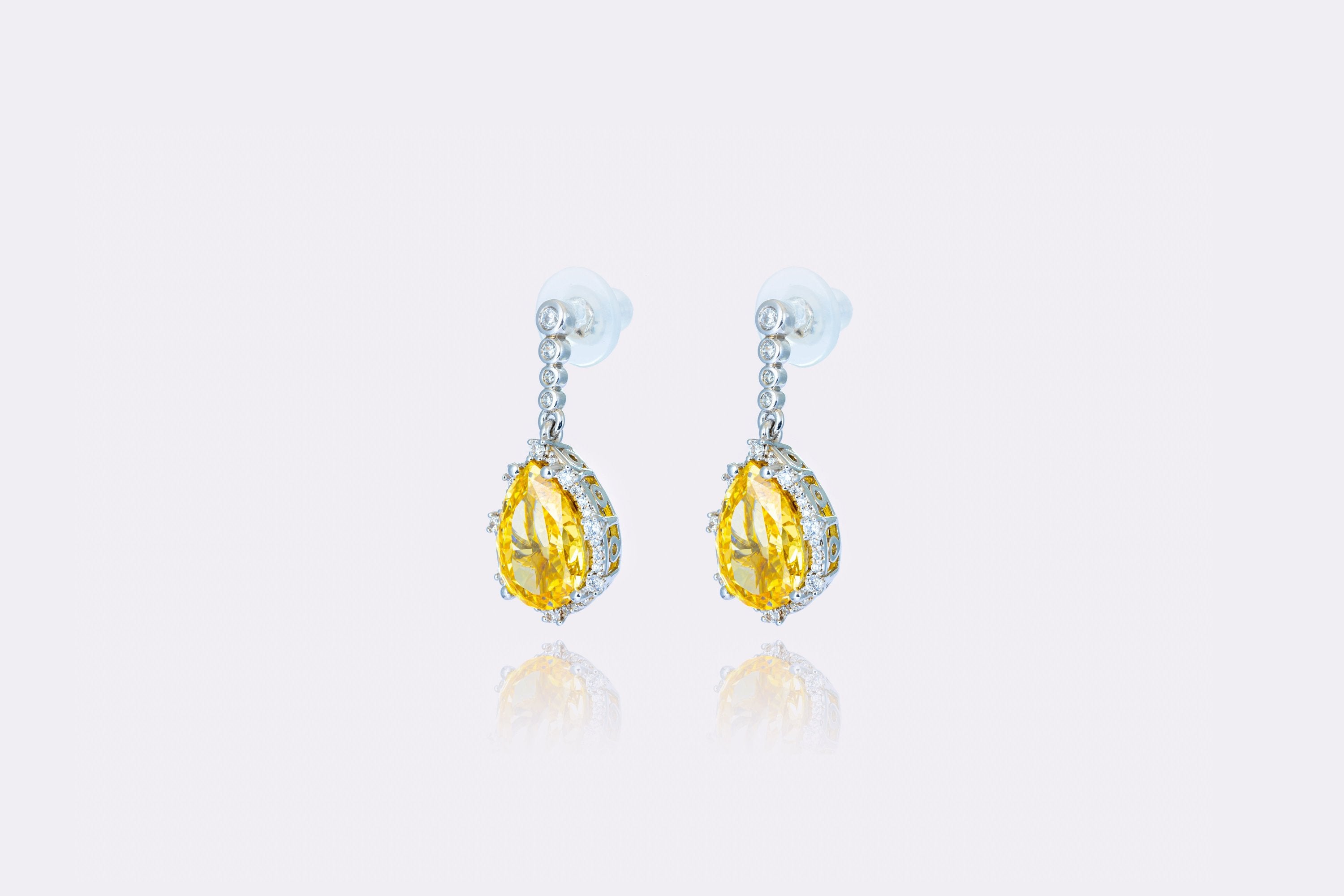 Golden Teardrop: Luxurious Yellow Diamond Earrings