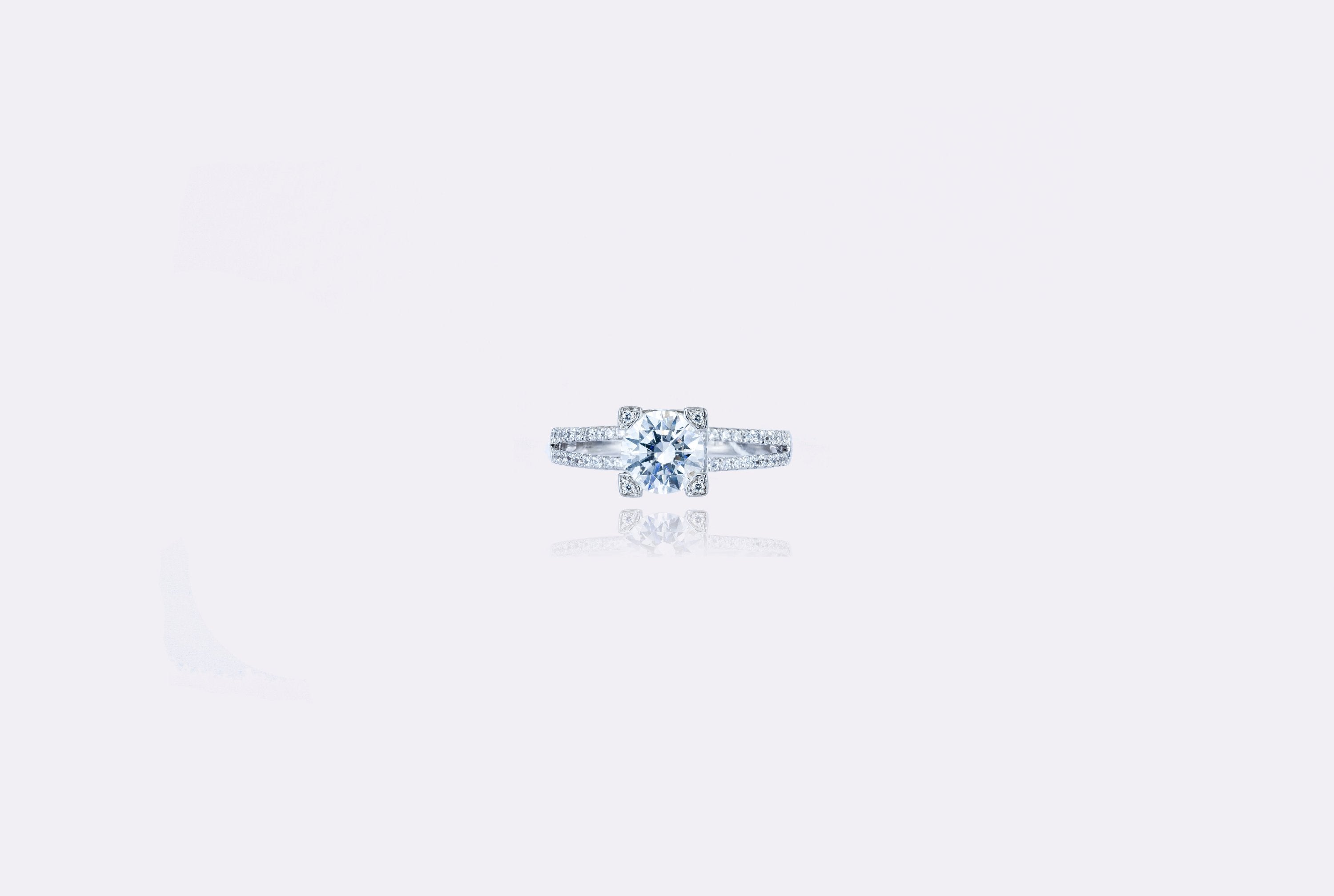 Radiant Elegance: Modern Diamond Engagement Ring