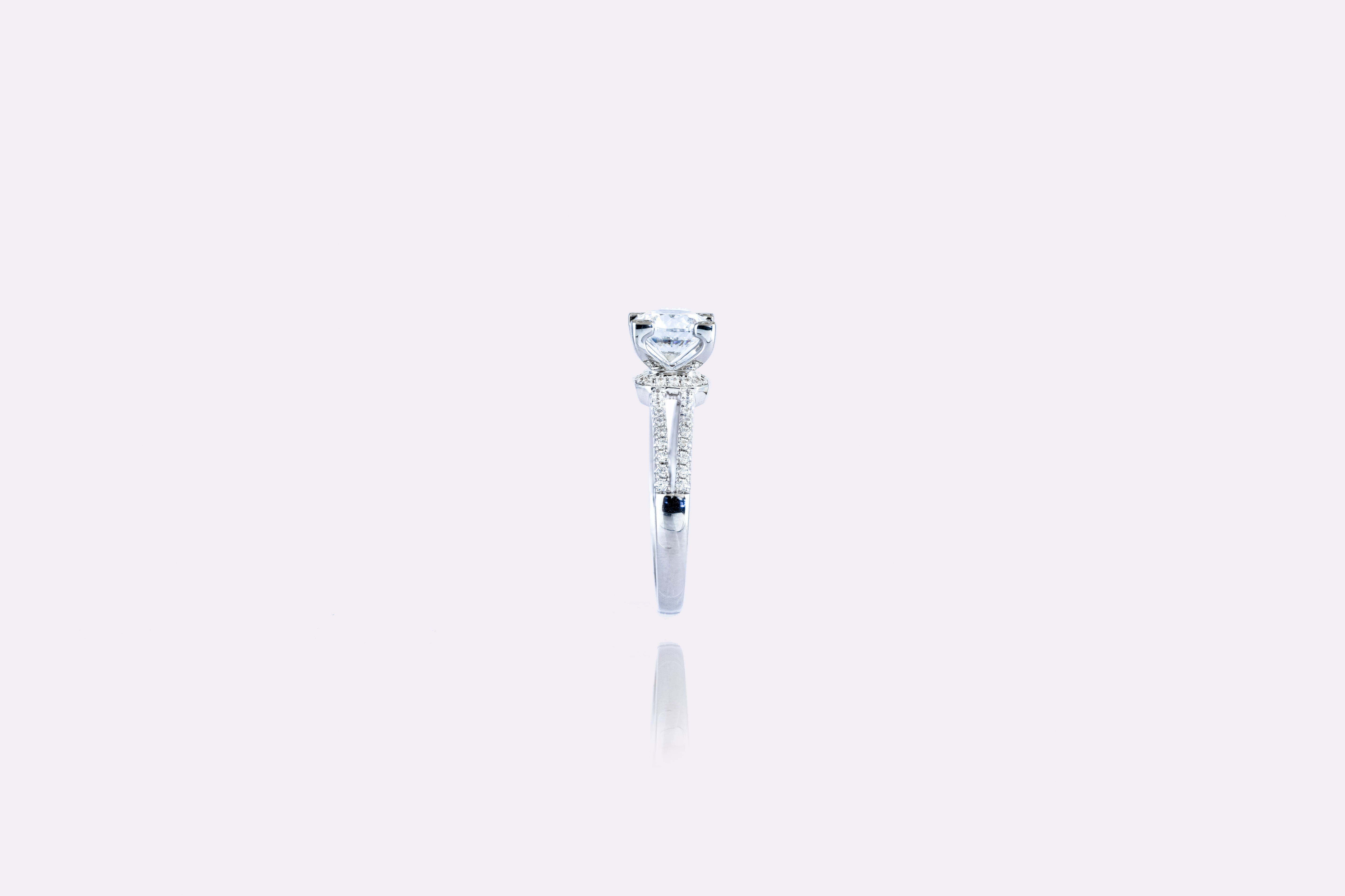 Radiant Elegance: Modern Diamond Engagement Ring